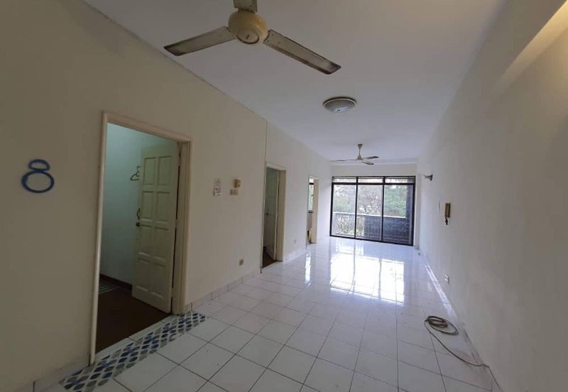 Turf View Apartment (Mutiara Serdang)