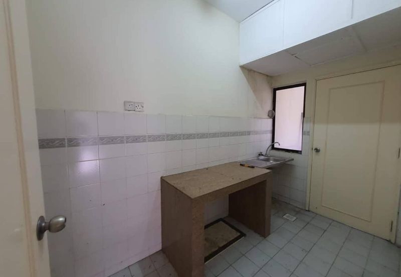 Turf View Apartment (Mutiara Serdang)