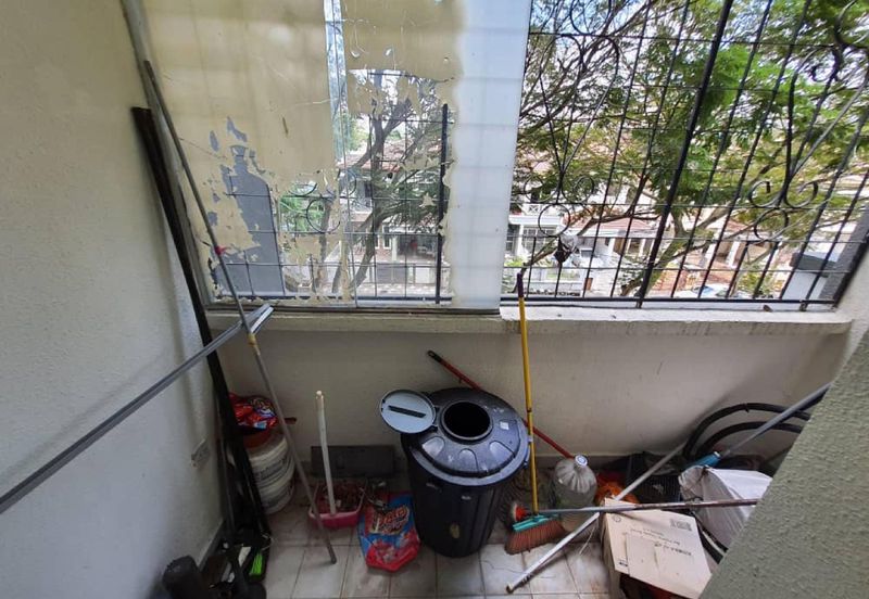 Turf View Apartment (Mutiara Serdang)