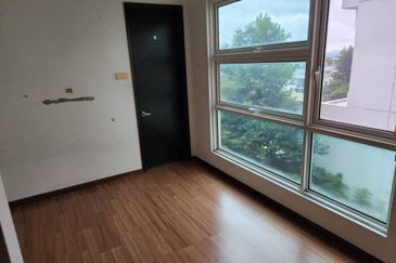  Laman Granview, Zero-lot Bungalow, MUST View!