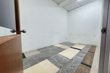 Prima Biz Hub, Taman Tasik Prima