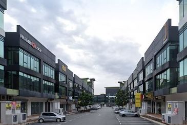 Zentro 1, Bandar 16 Sierra