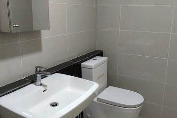 Pandora @ Tropicana Metropark