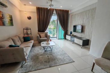 Tropical Villa Luxury Service Suites