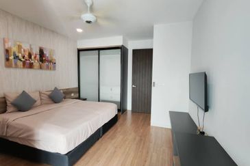 Tropical Villa Luxury Service Suites