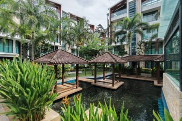 Tropical Villa Luxury Service Suites