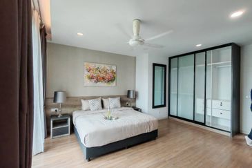 Tropical Villa Luxury Service Suites