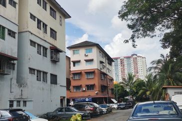 Pangsapuri Putra Raya