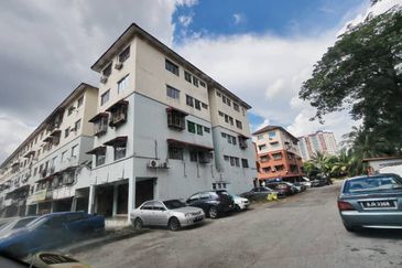 Pangsapuri Putra Raya