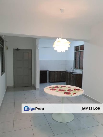 Main Place - Unit Facing swimming pool for Sale, Selangor, USJ