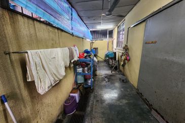 2 Storey Light Industry Factory At Taman Industry Malim Jaya Bachang Melaka For Sale