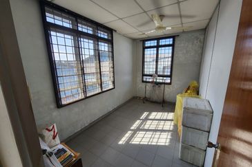 2 Storey Light Industry Factory At Taman Industry Malim Jaya Bachang Melaka For Sale