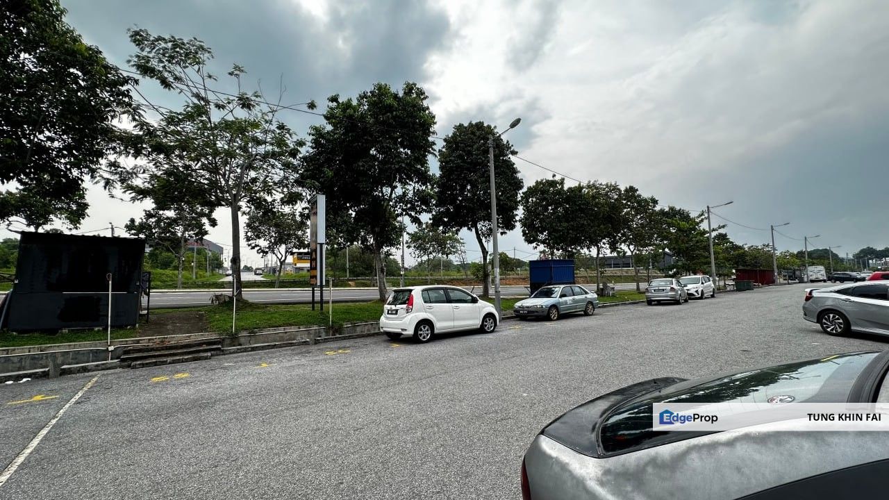 Facing Main Road ~ Taman Tanjung Minyak Perdana Melaka 2 Storey Shop Lot For Sale, Melaka, Melaka Tengah