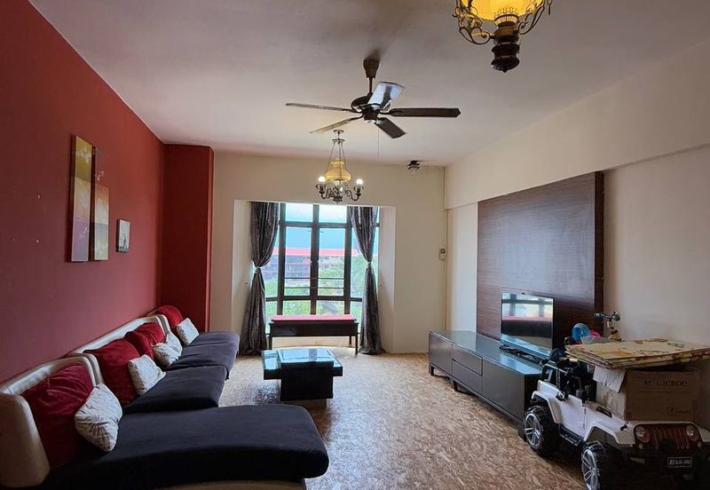 Straits Court Condominium Pasir Emas