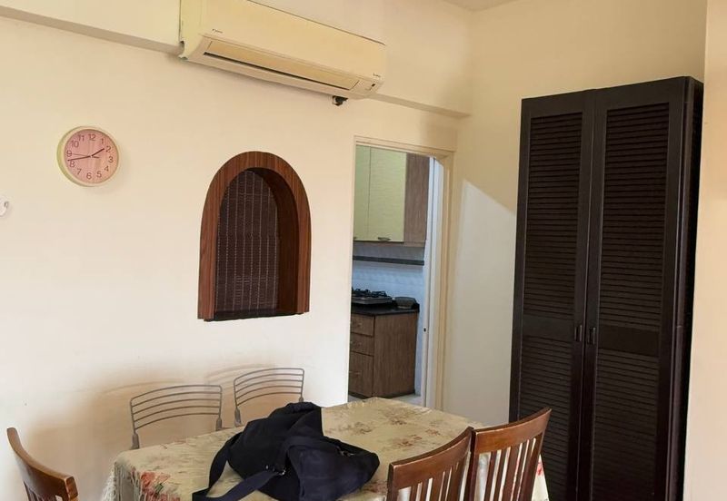 Straits Court Condominium Pasir Emas