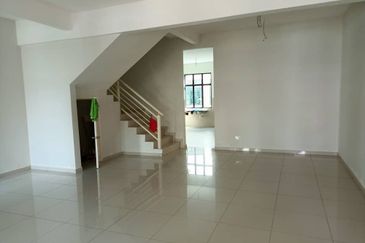 FREEHOLD 2 STOREY INTERMEDIATE TERRACE FOR SALE AT TAMAN DESA IDAMAN DURIAN TUNGGAL MELAKA