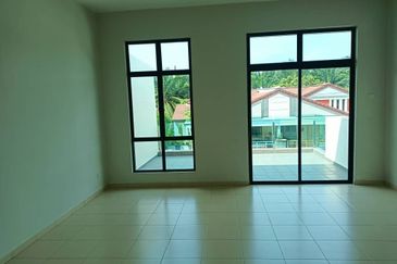 FREEHOLD 2 STOREY INTERMEDIATE TERRACE FOR SALE AT TAMAN DESA IDAMAN DURIAN TUNGGAL MELAKA