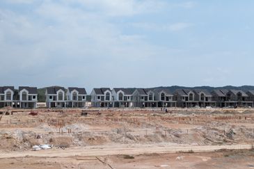 𝐍𝐞𝐰 𝐌𝐞𝐥𝐚𝐤𝐚 𝐏𝐫𝐨𝐣𝐞𝐜𝐭 : 𝟐 𝐒𝐭𝐨𝐫𝐞𝐲 𝐒𝐞𝐦𝐢 𝐃, 𝐆𝐚𝐭𝐞𝐝 𝐆𝐮𝐚𝐫𝐝𝐞𝐝, 𝐒𝐰𝐢𝐦𝐦𝐢𝐧𝐠 𝐏𝐨𝐨𝐥 & 𝐆𝐲𝐦 𝐅𝐚𝐜𝐢𝐥𝐢𝐭𝐢𝐞𝐬 