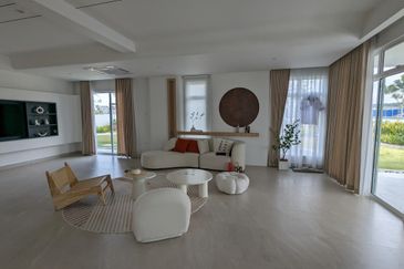 𝐍𝐞𝐰 𝐌𝐞𝐥𝐚𝐤𝐚 𝐏𝐫𝐨𝐣𝐞𝐜𝐭 : 𝟐 𝐒𝐭𝐨𝐫𝐞𝐲 𝐒𝐞𝐦𝐢 𝐃, 𝐆𝐚𝐭𝐞𝐝 𝐆𝐮𝐚𝐫𝐝𝐞𝐝, 𝐒𝐰𝐢𝐦𝐦𝐢𝐧𝐠 𝐏𝐨𝐨𝐥 & 𝐆𝐲𝐦 𝐅𝐚𝐜𝐢𝐥𝐢𝐭𝐢𝐞𝐬 