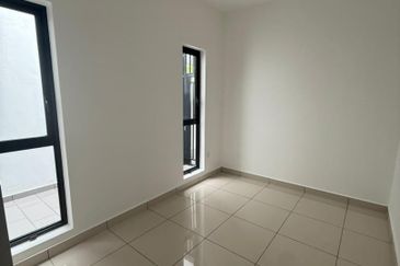 East 57 (Residensi Laman Timur)