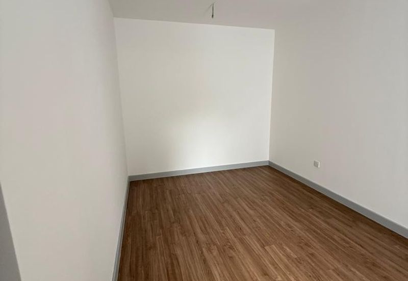 East 57 (Residensi Laman Timur)