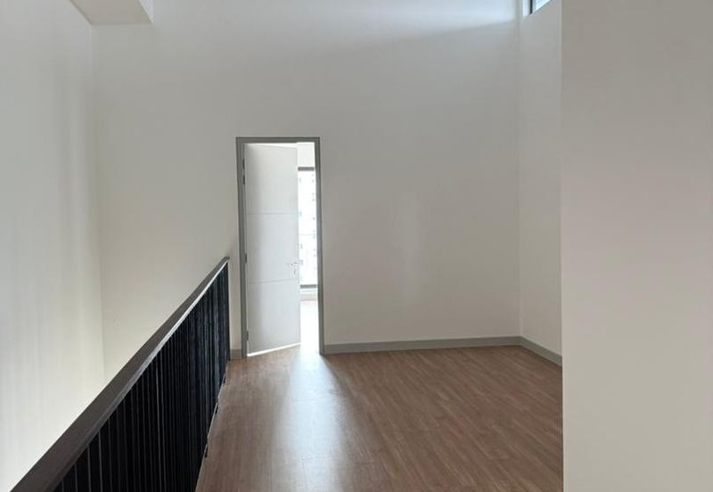 East 57 (Residensi Laman Timur)