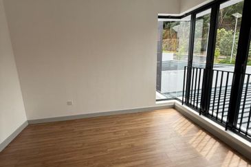 East 57 (Residensi Laman Timur)