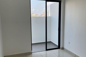 East 57 (Residensi Laman Timur)