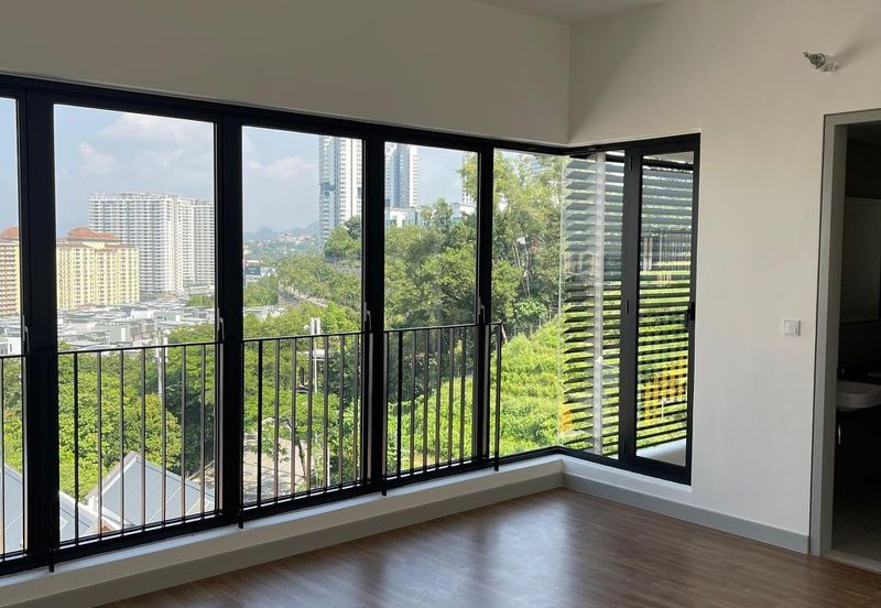 East 57 (Residensi Laman Timur)