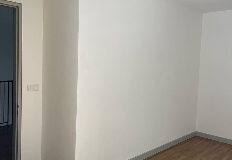 East 57 (Residensi Laman Timur)