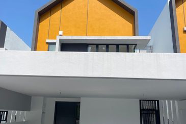 East 57 (Residensi Laman Timur)