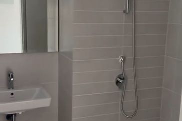 East 57 (Residensi Laman Timur)