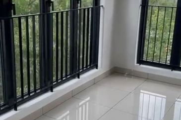 East 57 (Residensi Laman Timur)