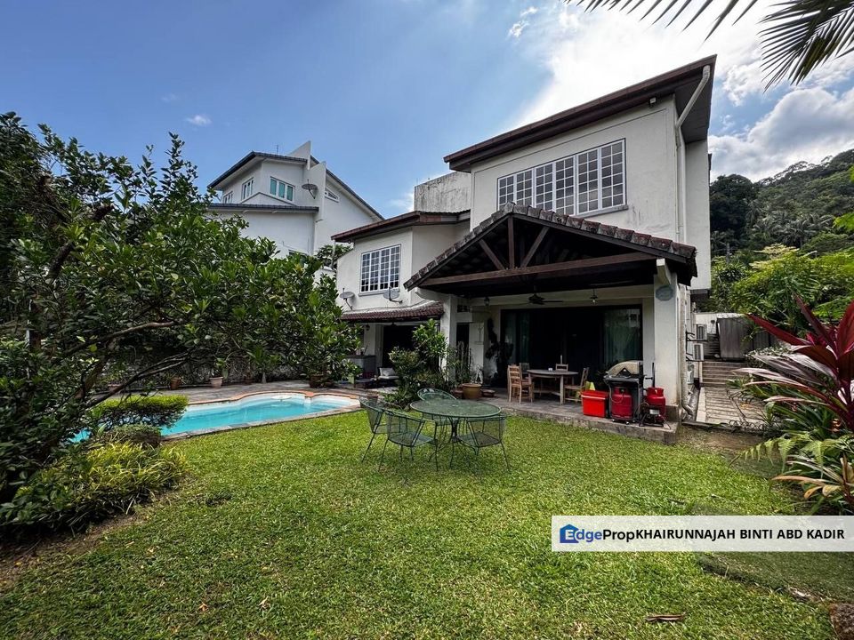 Bungalow with private pool at Taman TAR Ampang , Selangor, Ampang