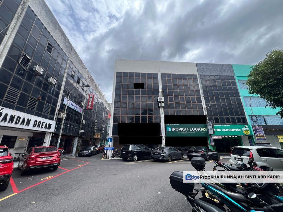 Melawati Shoplot Office Endlot near Melawati Mall, Selangor, Ampang
