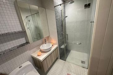 Six Ceylon (6 Ceylon)