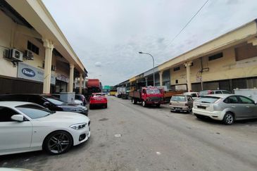 Sungai Besi Industrial Park, 1.5 sty, 4% ROI