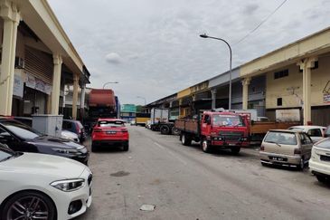 Sungai Besi Industrial Park, 1.5 sty, 4% ROI