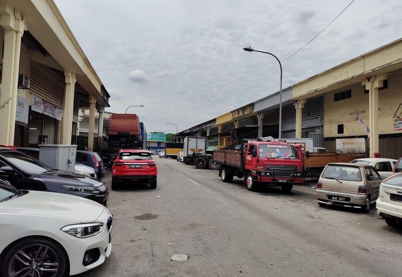 Sungai Besi Industrial Park, 1.5 sty, 4% ROI