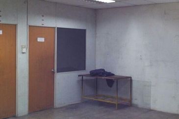 Sungai Besi Industrial Park, 1.5 sty, 4% ROI