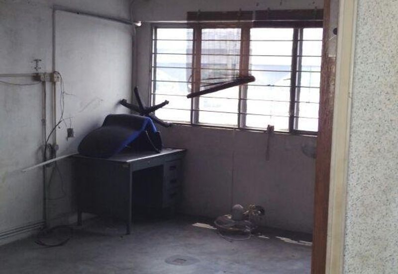 Sungai Besi Industrial Park, 1.5 sty, 4% ROI