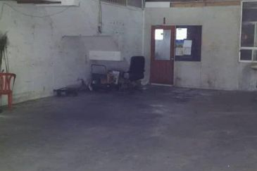 Sungai Besi Industrial Park, 1.5 sty, 4% ROI