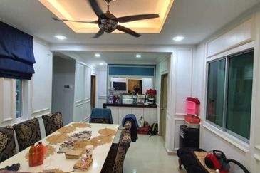 👍RENOVATED DOUBLE STOREY CORNER LOT TAMAN LESTARI PERDANA SERI KEMBANGAN PUCHONG SOUTH