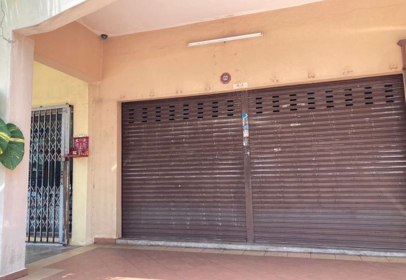 Shop lot Ground floor Sports Complex Square Garden Homes Seremban 2 