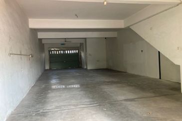 Shop lot Ground floor Sports Complex Square Garden Homes Seremban 2 