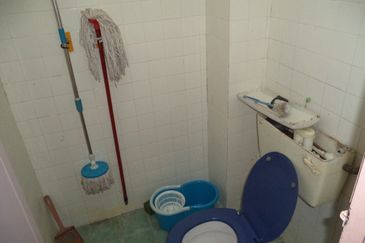 ⭐FREEHOLD DOUBLE STOREY TERRACE TAMAN UNIVERSITI INDAH SERI KEMBANGAN