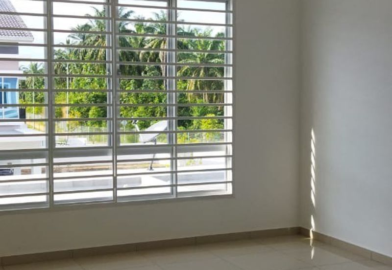 👍MURAH BASIC DOUBLE STOREY TERRACE TIARA SENDAYAN BANDAR ENSTEK NEAR NILAI FOR RENT