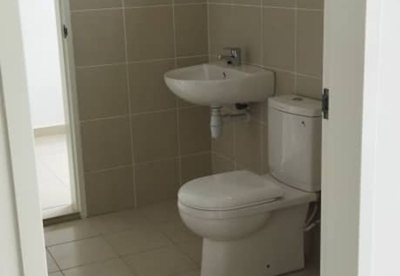 👍MURAH BASIC DOUBLE STOREY TERRACE TIARA SENDAYAN BANDAR ENSTEK NEAR NILAI FOR RENT