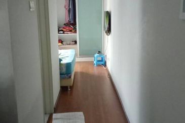 Zefer Hill Residence