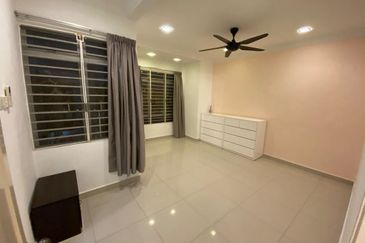 🔥👍FULLY FURNISHED 2.5 STOREY TERRACE LINK HOUSE TAMAN PUNCAK JALIL BANDAR PUTRA PERMAI SERI KEMBANGAN RENT 